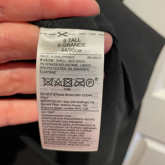 Banana Republic black wool blazer. Size 6 tall. EYC. Maybe worn once. - Picture 4 of 5